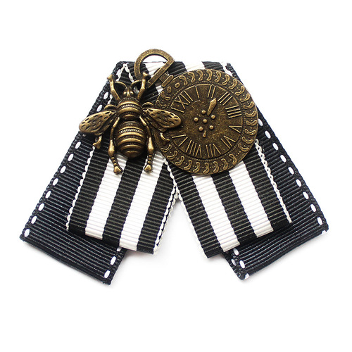 A large number of navy style brooches, badges, medals, brooches, clothing accessories, direct sales from manufacturers