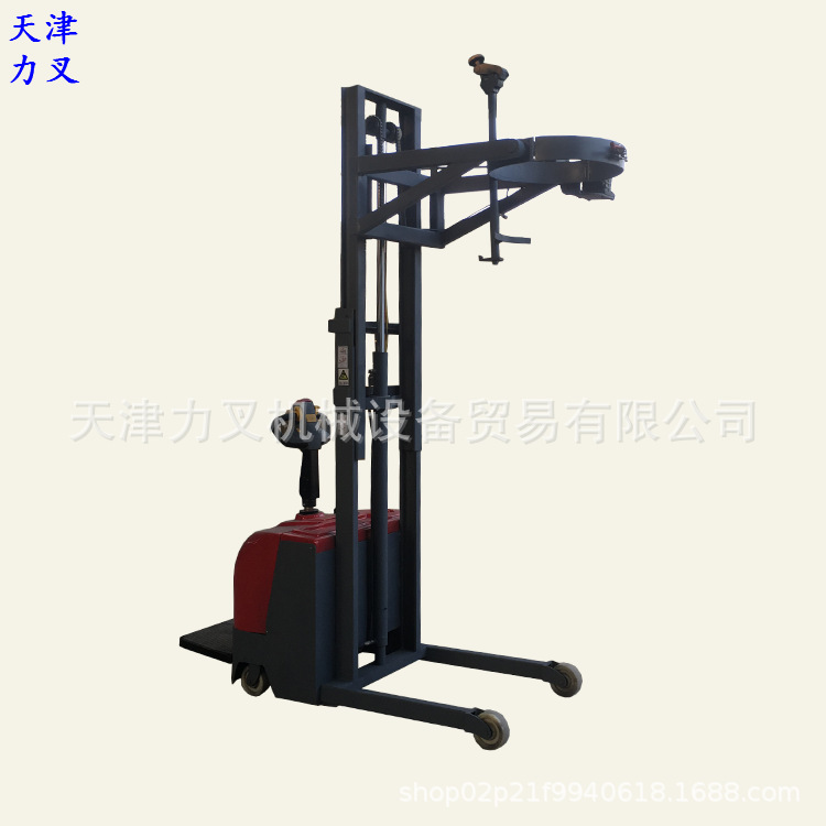 供应多功能油桶装卸倒料车 抱箍式圆桶升降搬运车 电动油桶翻转车