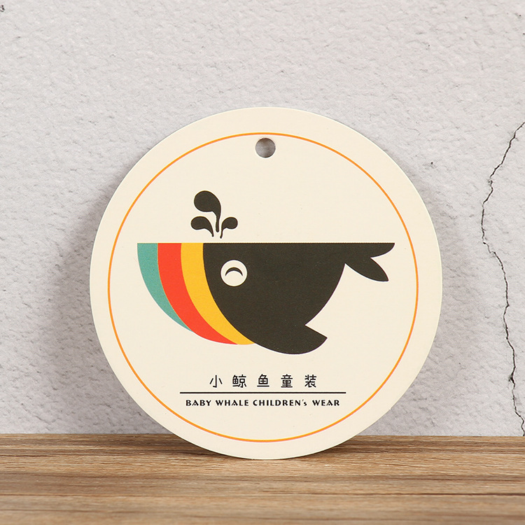 加厚牛皮纸PVC纸卡衣服商标标签设计挂牌定制箱包PVC彩印吊卡订做