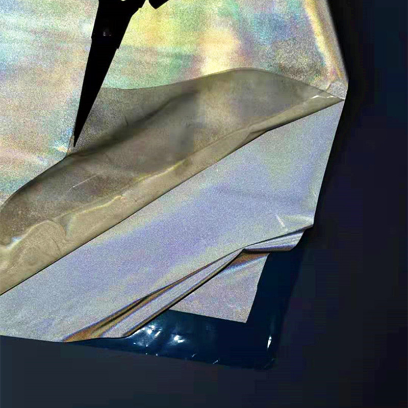 高亮银白反光热贴膜反光效果图