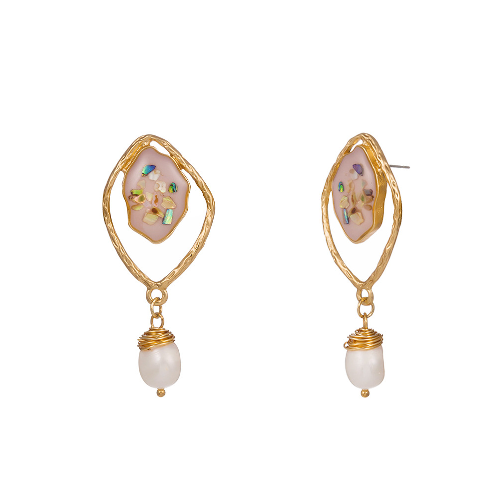 Style De Mode Nouvelle Coquille De Couleur Géométrique Boucles D&#39;oreilles En Perles D&#39;eau Douce Naturelles display picture 2