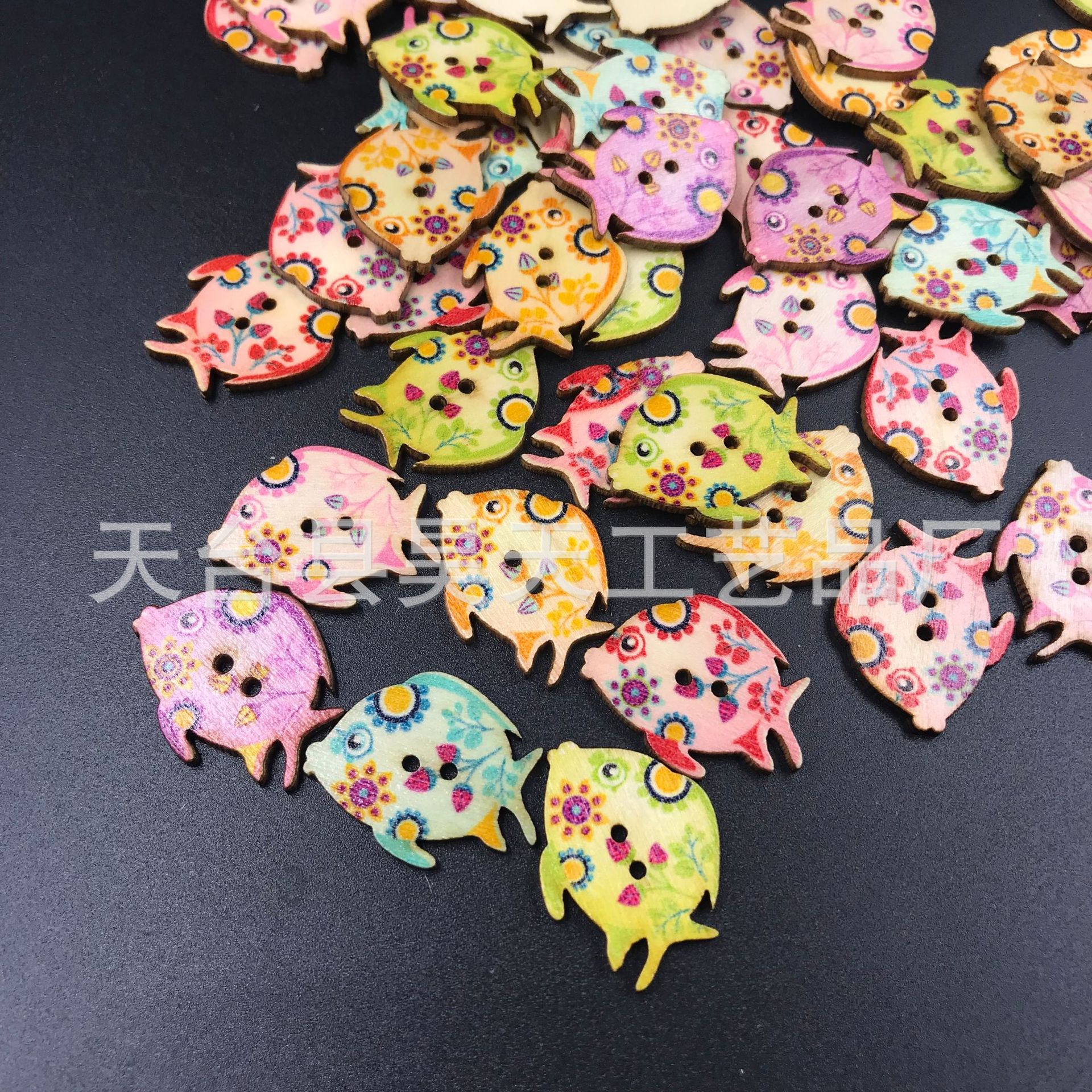 彩绘金鱼木纽扣动物系列木质工艺品衬衣扣儿童手工DIY辅料木扣50