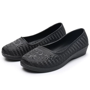Кроссовки с низким верхом без slip, легкие, фактурная верхняя часть, размеры 36–41