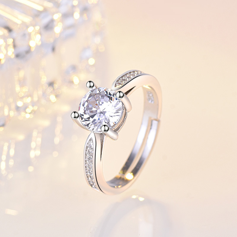 Fashionable wedding ring for men and women