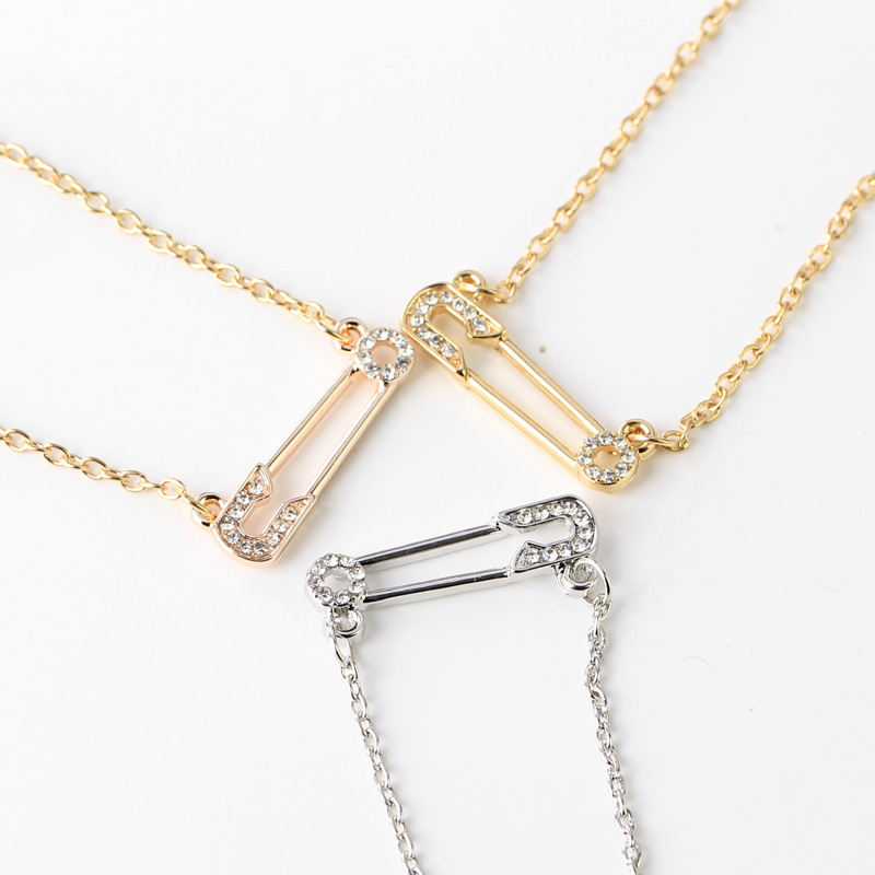 New Letter Necklace Trendy Wild Hollow-out Diamond Insert Pin Pendant Necklace Clavicle Chain Wholesale Nihaojewelry display picture 4
