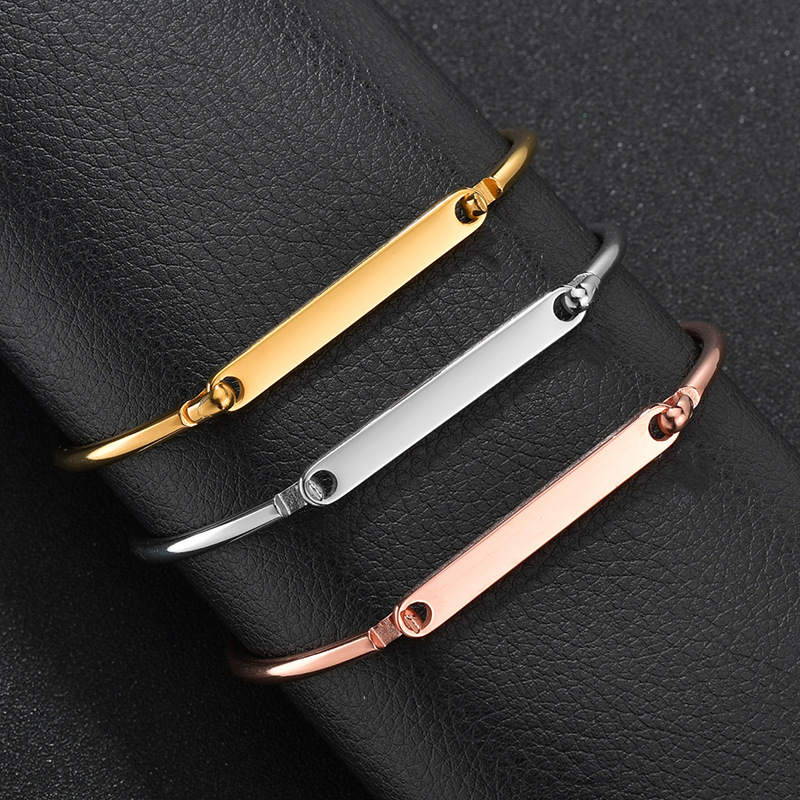 Fashion Jewelry Metal Plating English Letter C-shaped Bracelet Opening Lettering Bracelet display picture 9