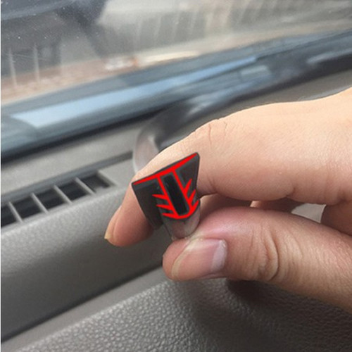 Modification of dashboard sealing strips, instrument panel gaps with soundproof and dust-proof rubber strips, front windshield noise
