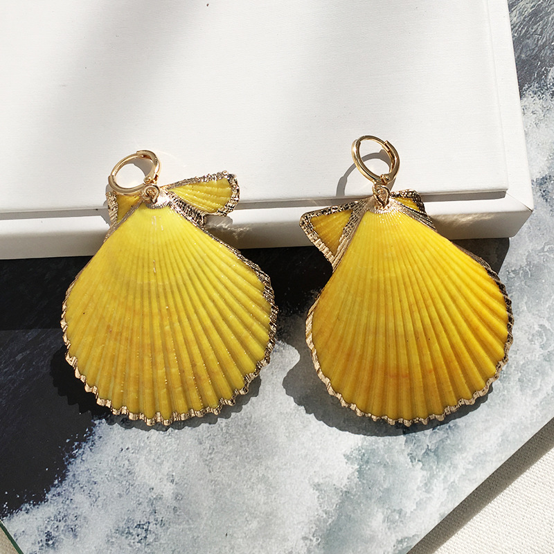 Fashion New Retro Exaggerated Conch Niche Gold-plated Shell Earrings Wholesale display picture 4