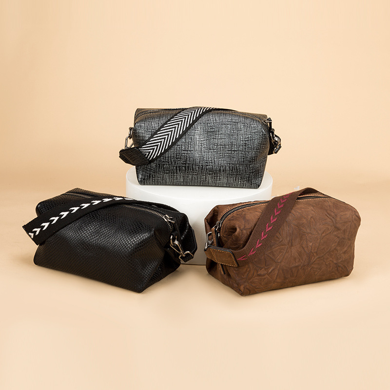 Puffer Dolphin Bag Xiaozhong New Genuine Leather Women's Bag Top Layer Cowhide Handbag Crossbody Shoulder Portable Korean-style Fashionable Small Square Bag Puffer Dolphin Bag Xiaozhong New Genuine Leather Women's Bag Top Layer Cowhide Handbag Crossbody Shoulder Portable Korean-style Fashionable Small Square Bag