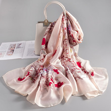 丝巾夏季薄款沙滩巾防晒披肩百搭开车防紫外线长款围巾女超大纱巾