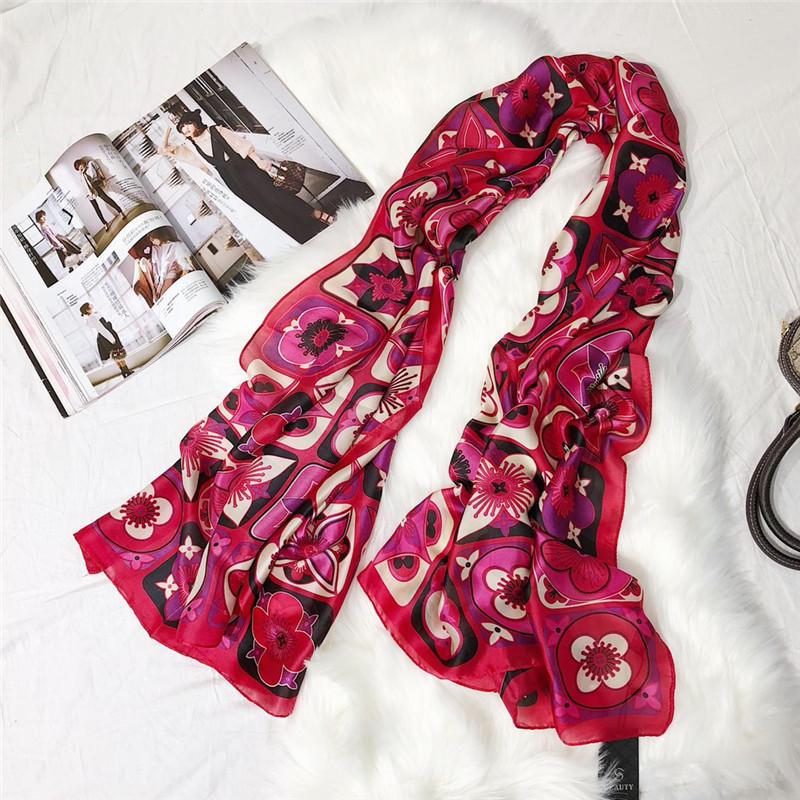 2019春夏季新款彩色花朵印花仿真丝丝巾女旅游防晒沙滩巾批发直销