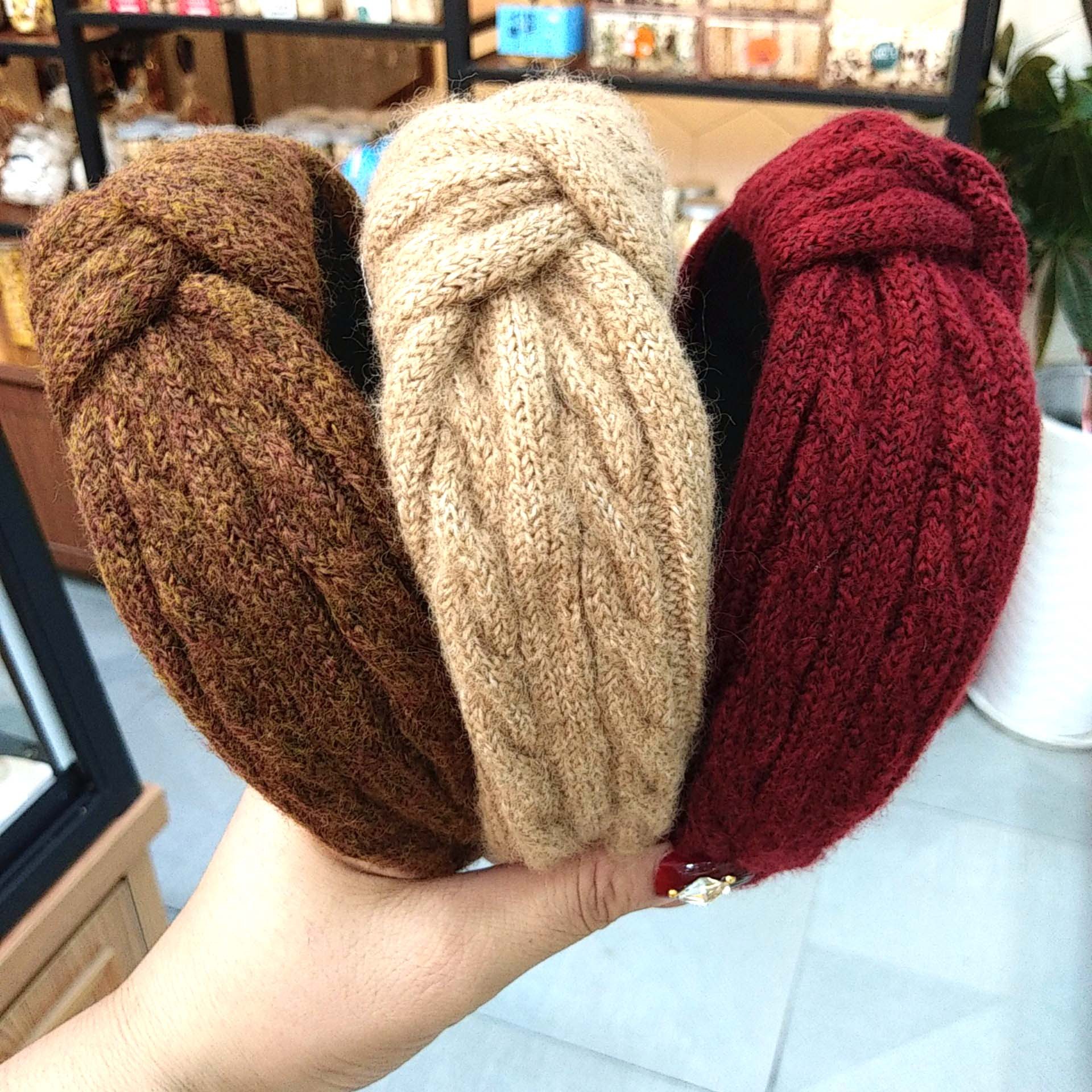 Hot Knitted Knotted Headband  Wool Hairpin Simple Wide-border Headband display picture 2