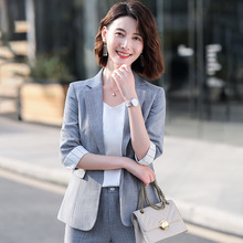 大码小西装2020新款春季韩版女士短款修身洋气收腰显瘦西服外套女