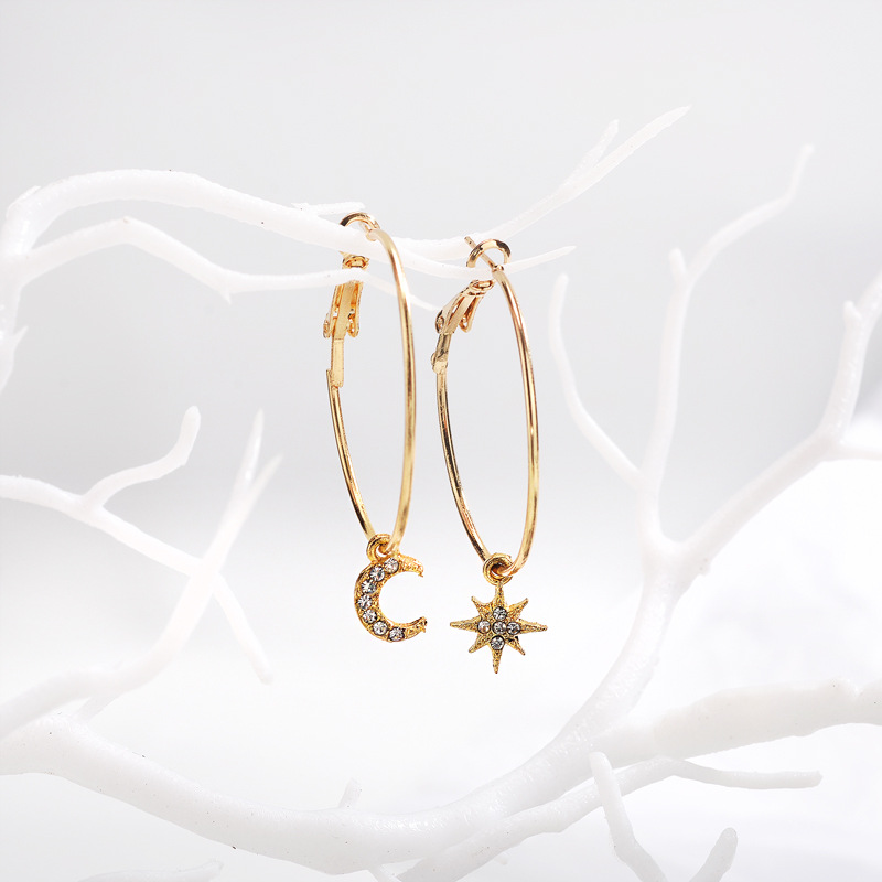 Asymmetrical Star Moon Two Pairs Stud Earrings Fashion Star Moon Long Earrings display picture 1