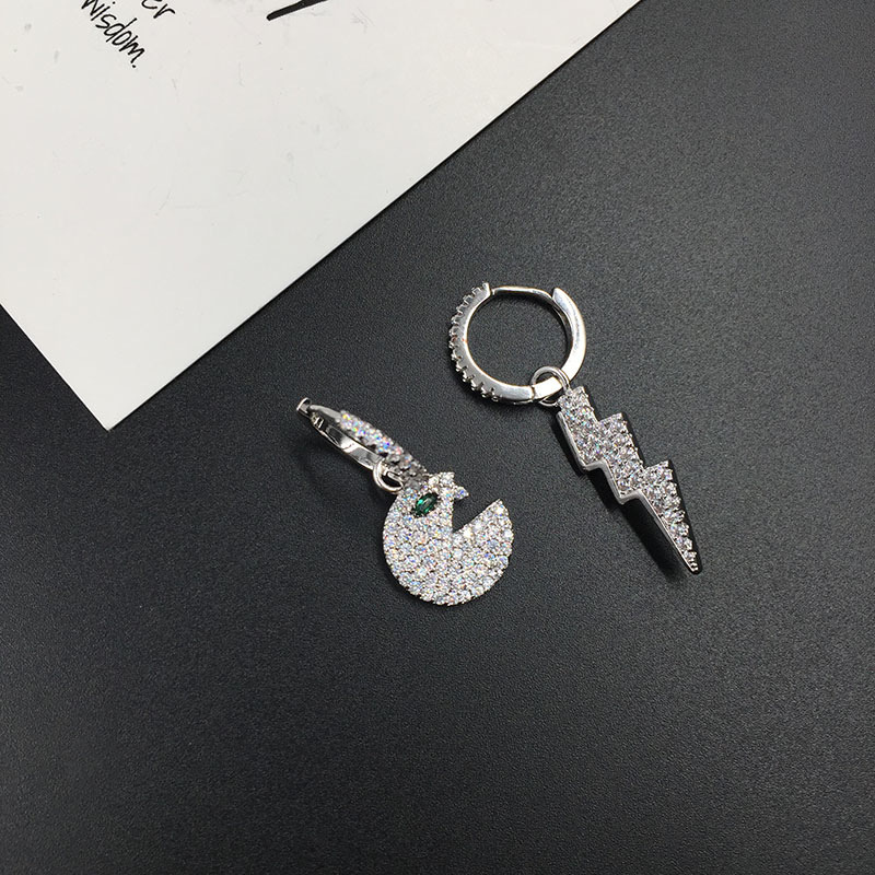 Fashion Asymmetrical Micro-inlay Zircon Expression Lightning Earrings display picture 3