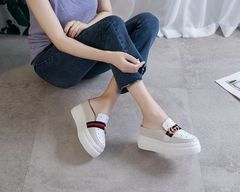 Leather thick bottom slippers for women, fashionable 2023 summer new style with a bow on the toe and a wedge heel, height-increasing half slipper with anti-slip 