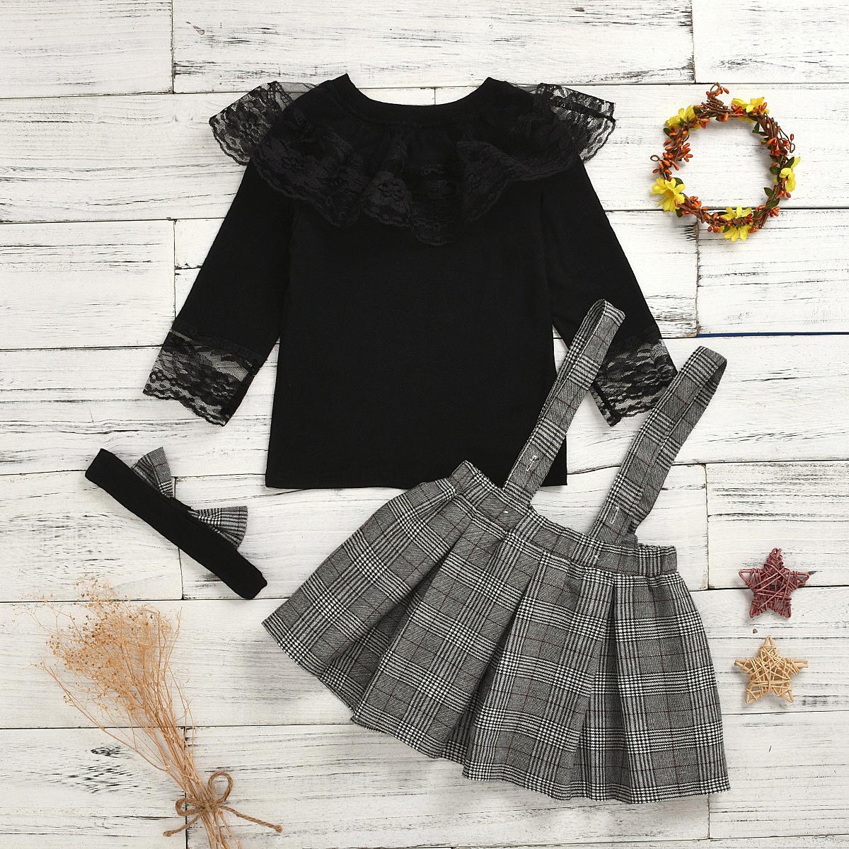 Conjunto de saia com suspensórios e xadrez para bebé_voghion.com