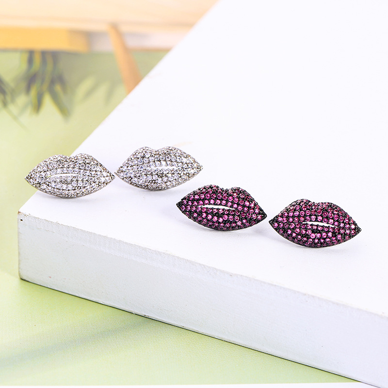 Wild Earrings S925 Silver Pin Sexy Lips Studded Earrings Fashion display picture 9