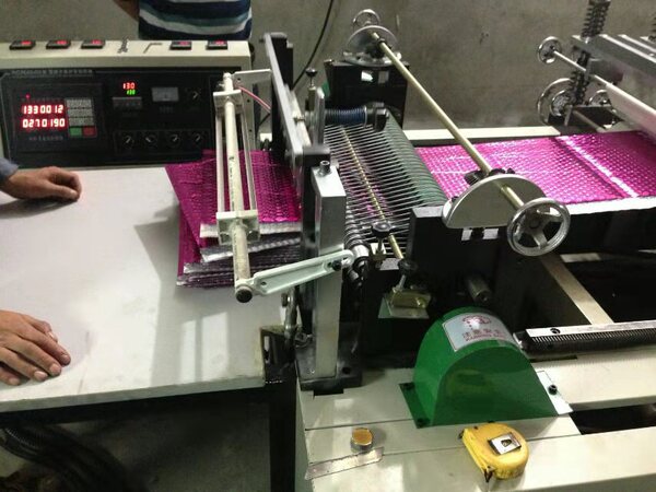 Bubble film bag maker