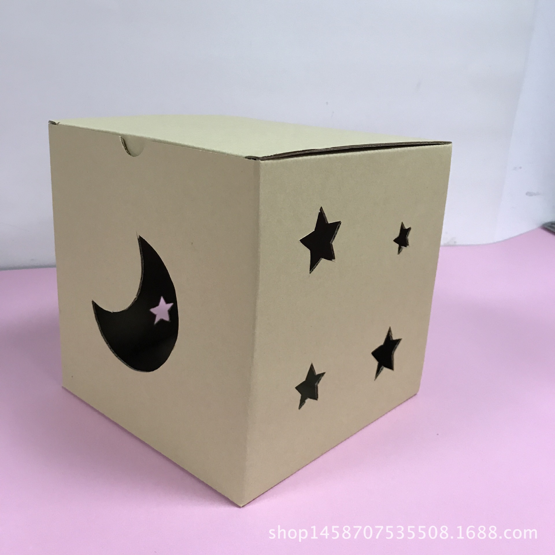 供应牛皮纸镂空包装盒 牛皮纸卡通盒  可印LOGO牛皮纸开窗盒