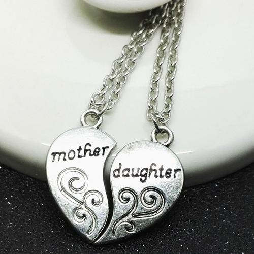 European and American foreign trade Best Friends Alloy Heart Pendant Best Friends Love Splicing Pendant Engraving Necklace