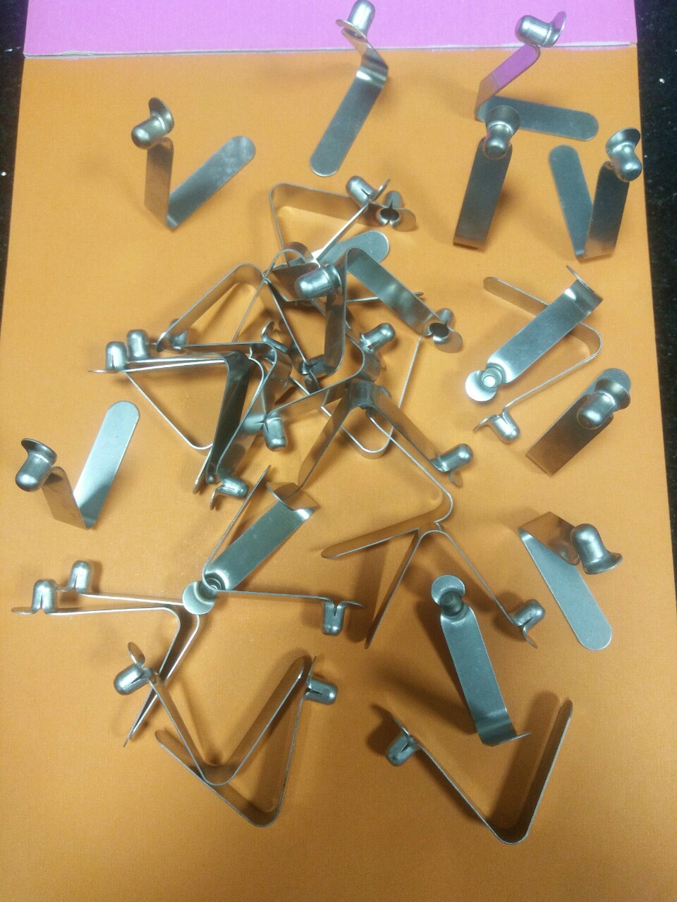 加工生产伸缩结构金属充电器弹片UV型弹扣弹豆管内定位五金弹扣