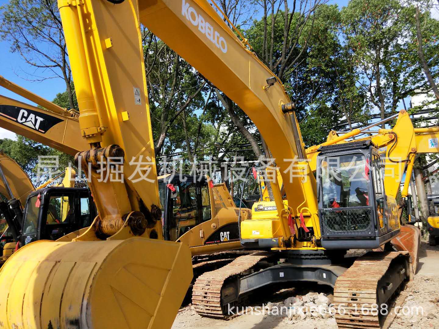 二手神钢SK260-8挖掘机