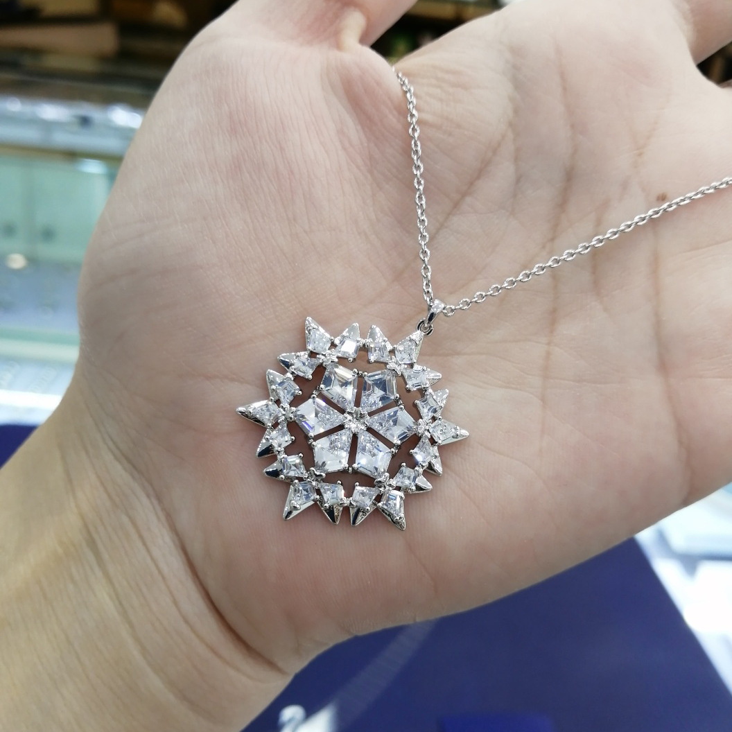 11866176550_163902907