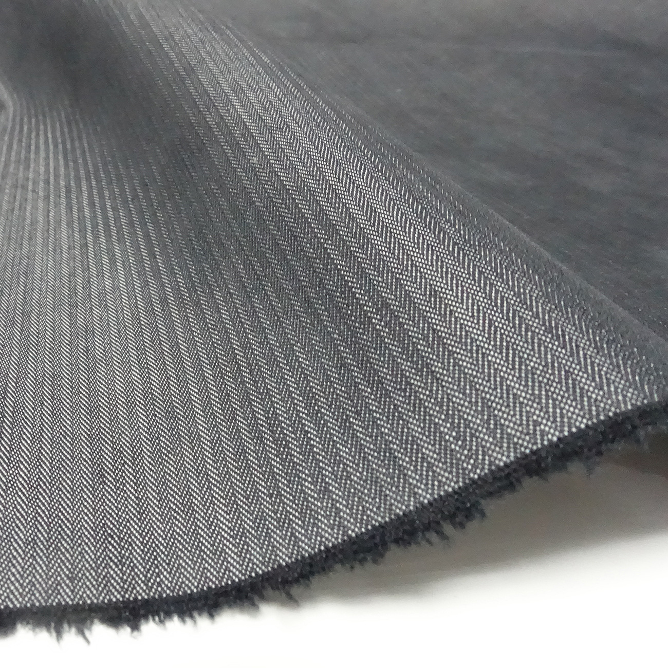 天丝涤人字斜面料 春夏款时尚面料 30*200D  厂家直销