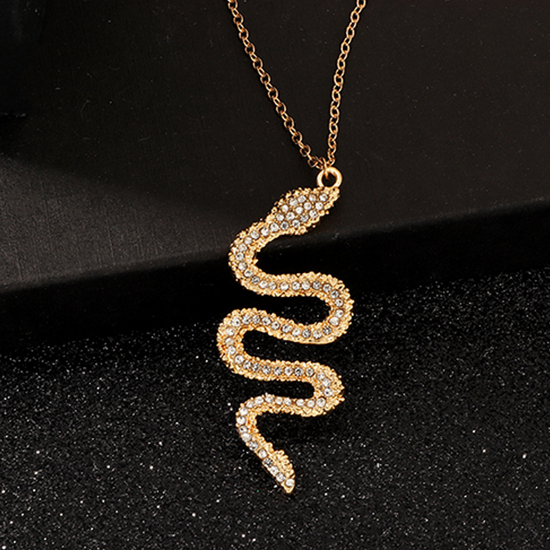 Accessoires Mode Serpent Pendentif Collier En Métal Diamant Pliage Serpent Bijoux En Gros Nihaojewelry display picture 15