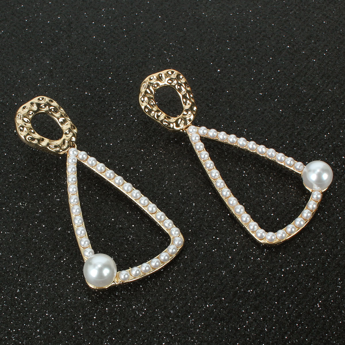 Earrings Female Geometric Metal Imitation Pearl Long Earrings display picture 5