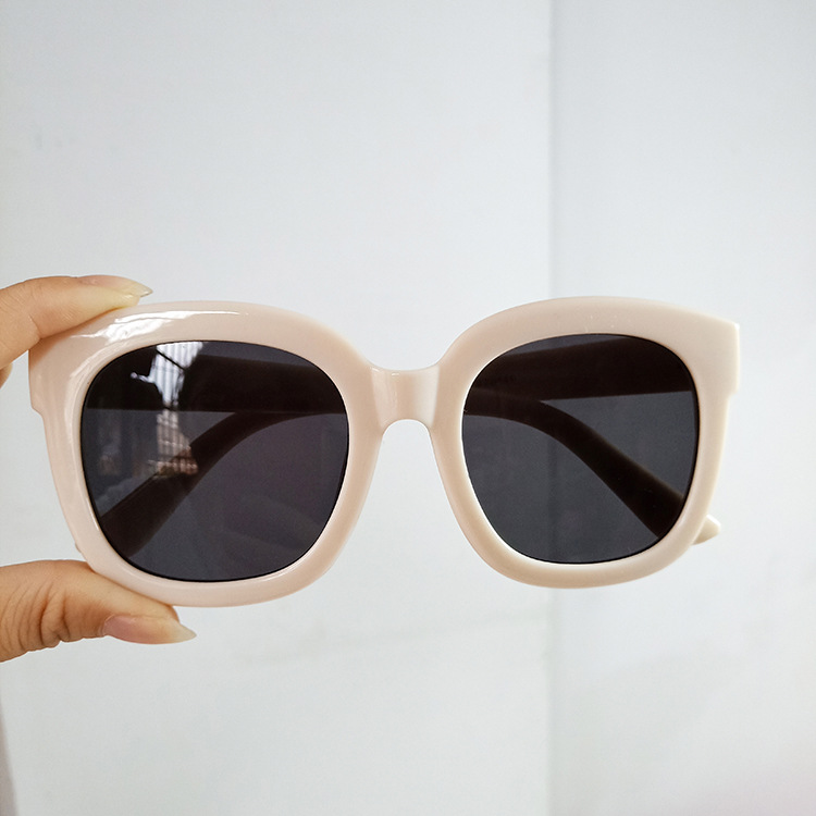 New Fashion Korean Square Frame Retro Big Frame Thin Sunglasses display picture 6