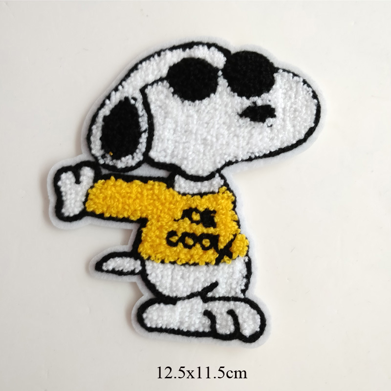 スヌーピー布ステッカー刺繍パッチバッジ子供服アクセサリー穴付きステッカー日本tシャツバッグ装飾diy