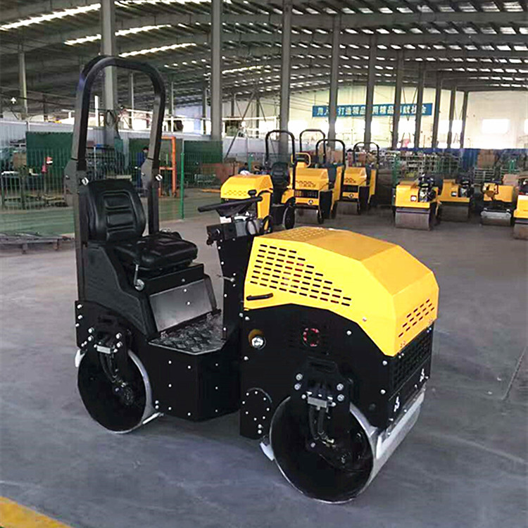 1吨全液压压路机   座驾式双轮压路机   振动压路机