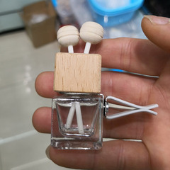 Car air outlet perfume bottle empty bottle car perfume ornaments glass air conditioner perfume car interior accessories creative car decoration