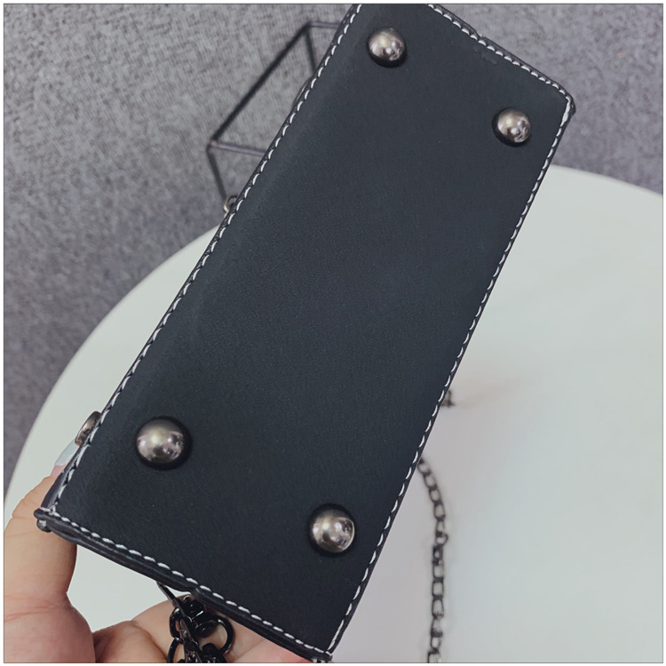 New Fashion Square Lock Contrast Color Messenger Bag Wholesale Nihaojewelry display picture 4