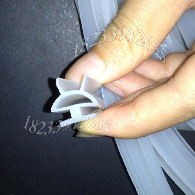 硅胶卡槽密封条 硅橡胶乳白色密封胶条 型材减震胶条