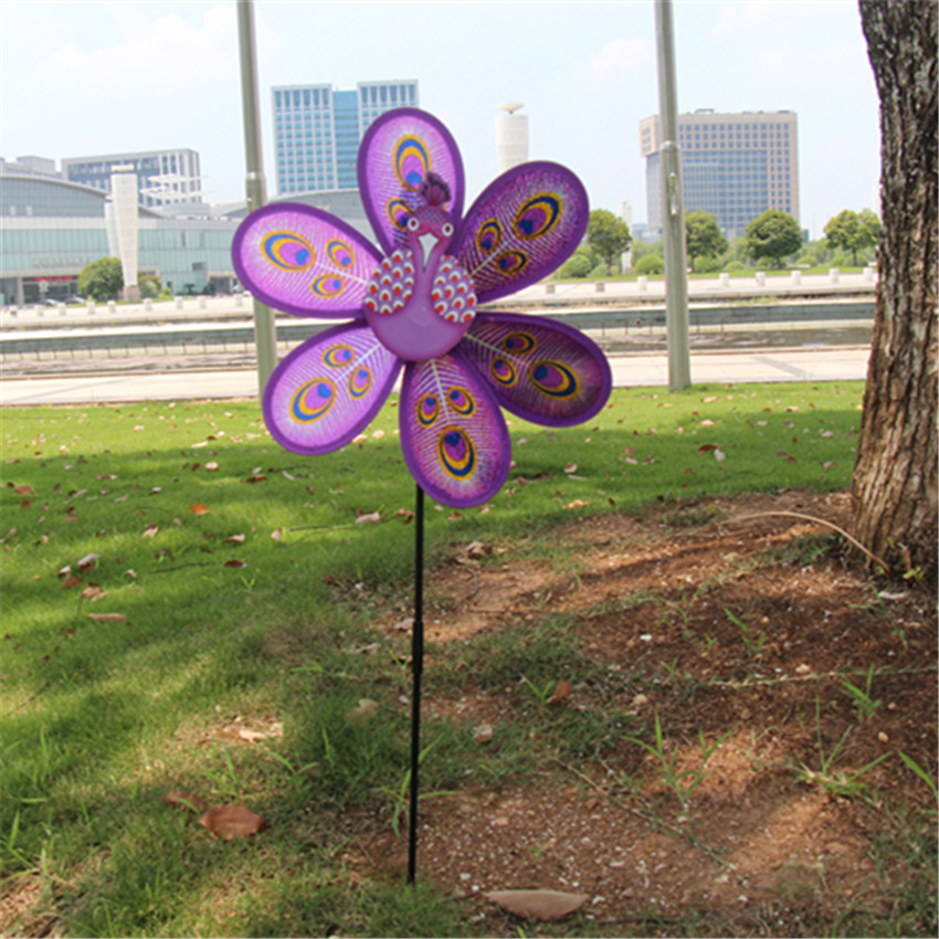 小闪光孔雀羽毛