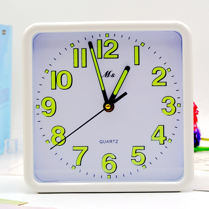 Reloj al por mayor 9 pulgadas luminoso mudo Reloj de pared cuadrado decoración del hogar simple moda sala de estar Reloj de pared