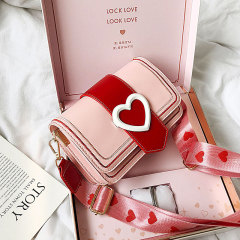 Women's 2019 New Arrival Korean Style Fashion Crossbody Bag Trendy Teenager Wide Strap Small Square Bag