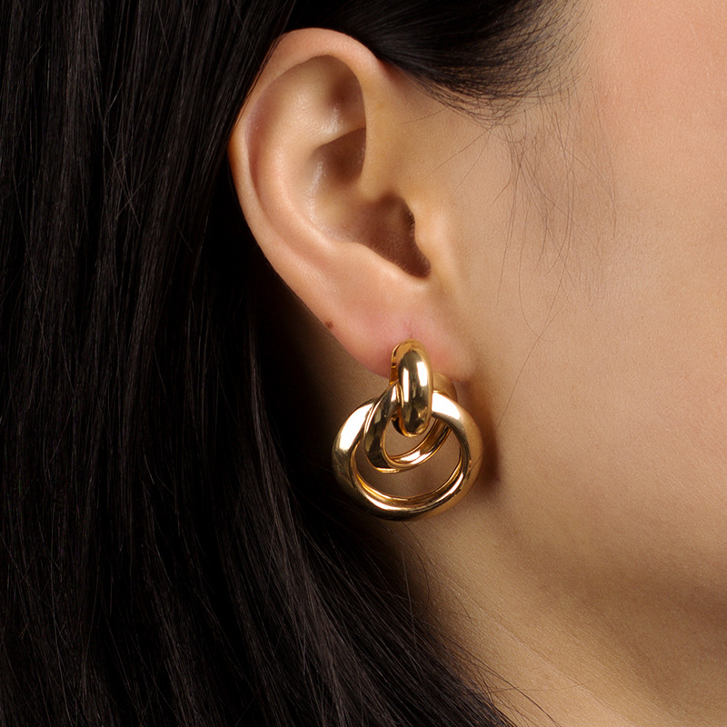 10g Weight No Inlaid Inlay Material Earrings Classification Birthday, Festival Occasion Women'S Gender Fashion Style Gold, Silver, Black Color Korean Metal Ring Interlaced Earrings 1