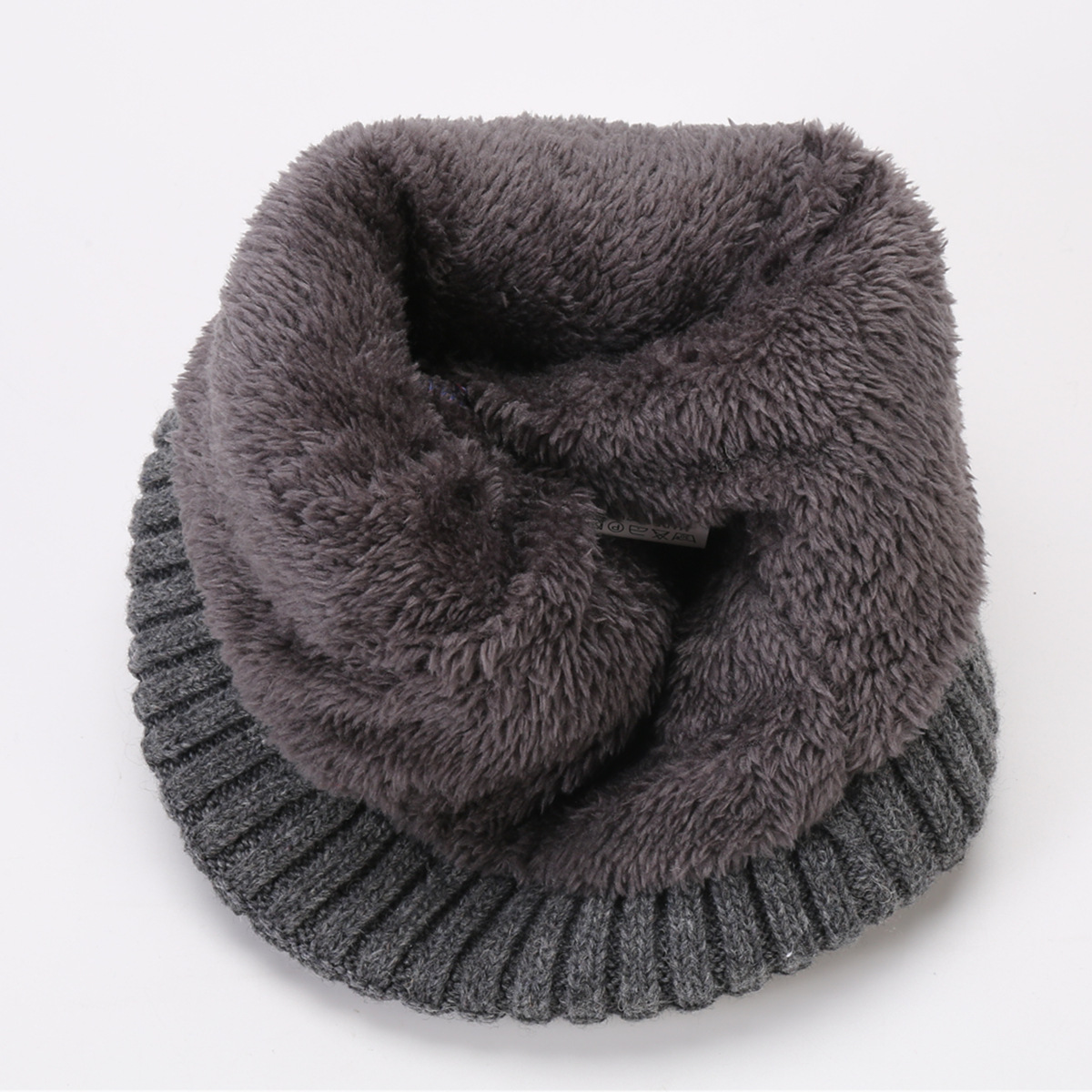 Cappello da uomo in lana calda lavorato a maglia con lettera adesiva con bordo arricciato a righe dritte in velluto autunno e inverno da donna_voghion.com