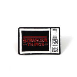 时尚潮流复古电视机STRANGER THINGS创意滴油胸针 个性百搭徽章