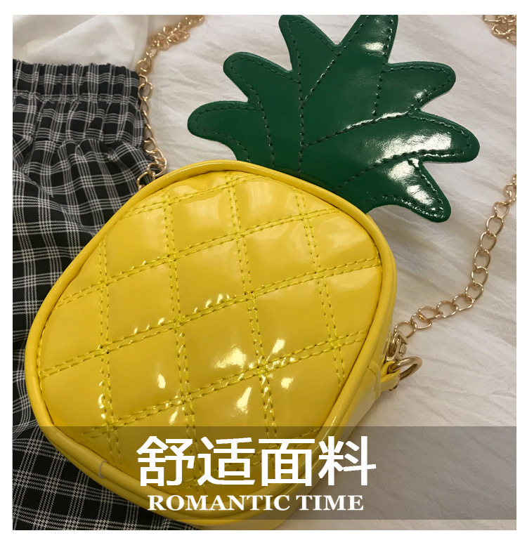 2020 New personalized women's bag, pineapple and strawberry bag, color-blocking chain, single-shoulder crossbody small bag, creative backpack for export undefined