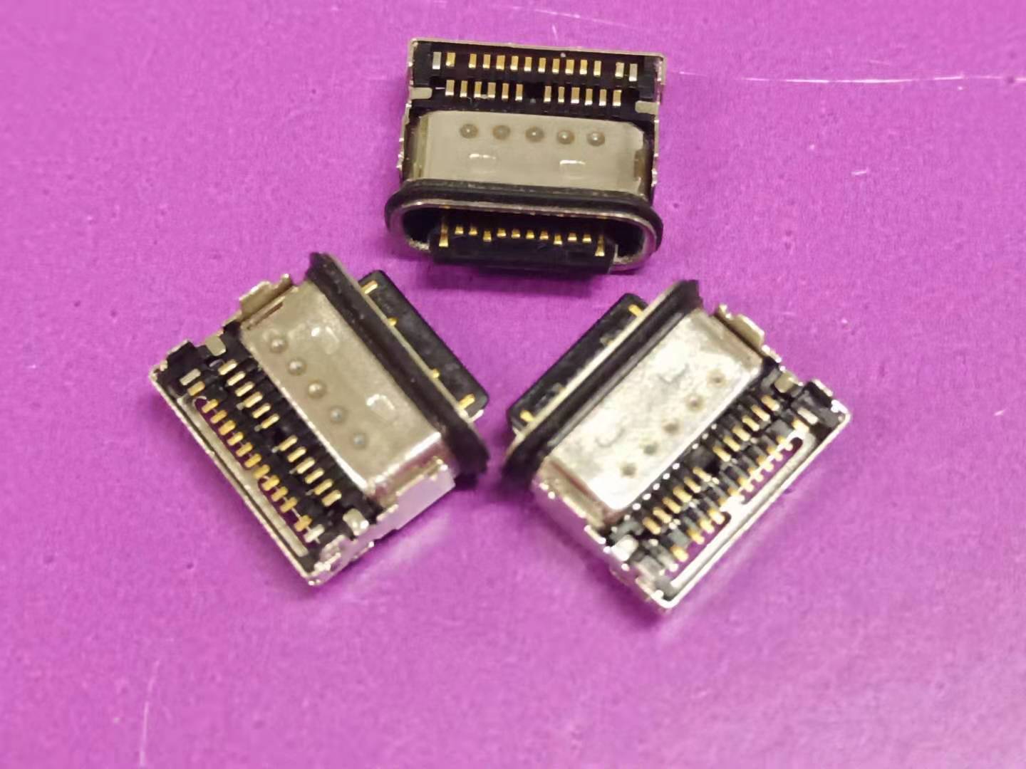 24P双排板上type-c母座 四脚DIP 端子裸露 带防水胶圈 IP78