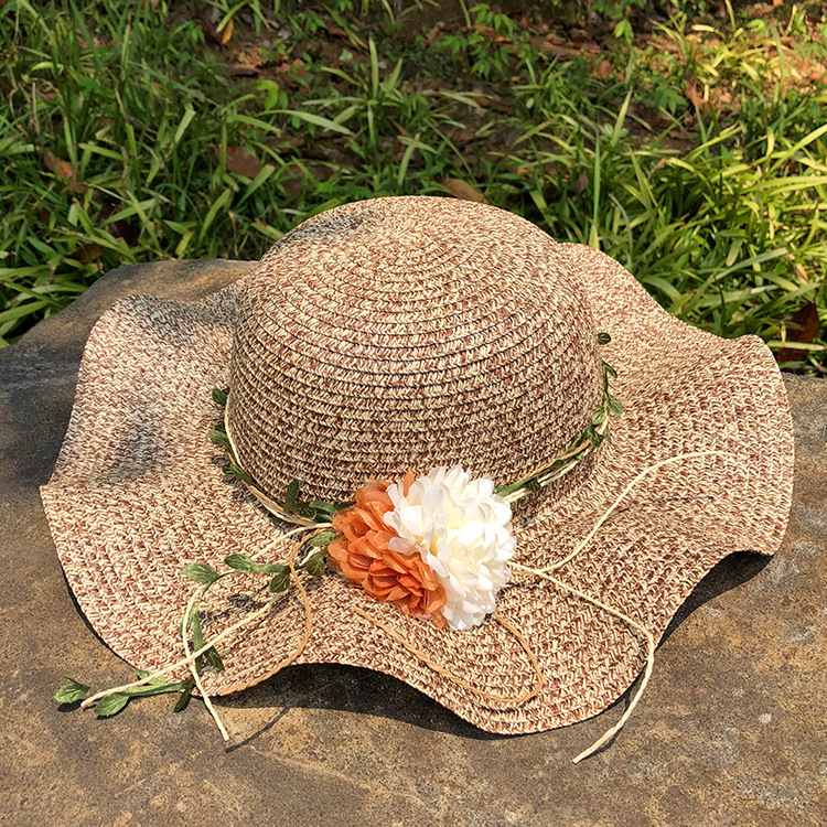 Fashion Flower Big Eaves Sunscreen Straw Hat display picture 7