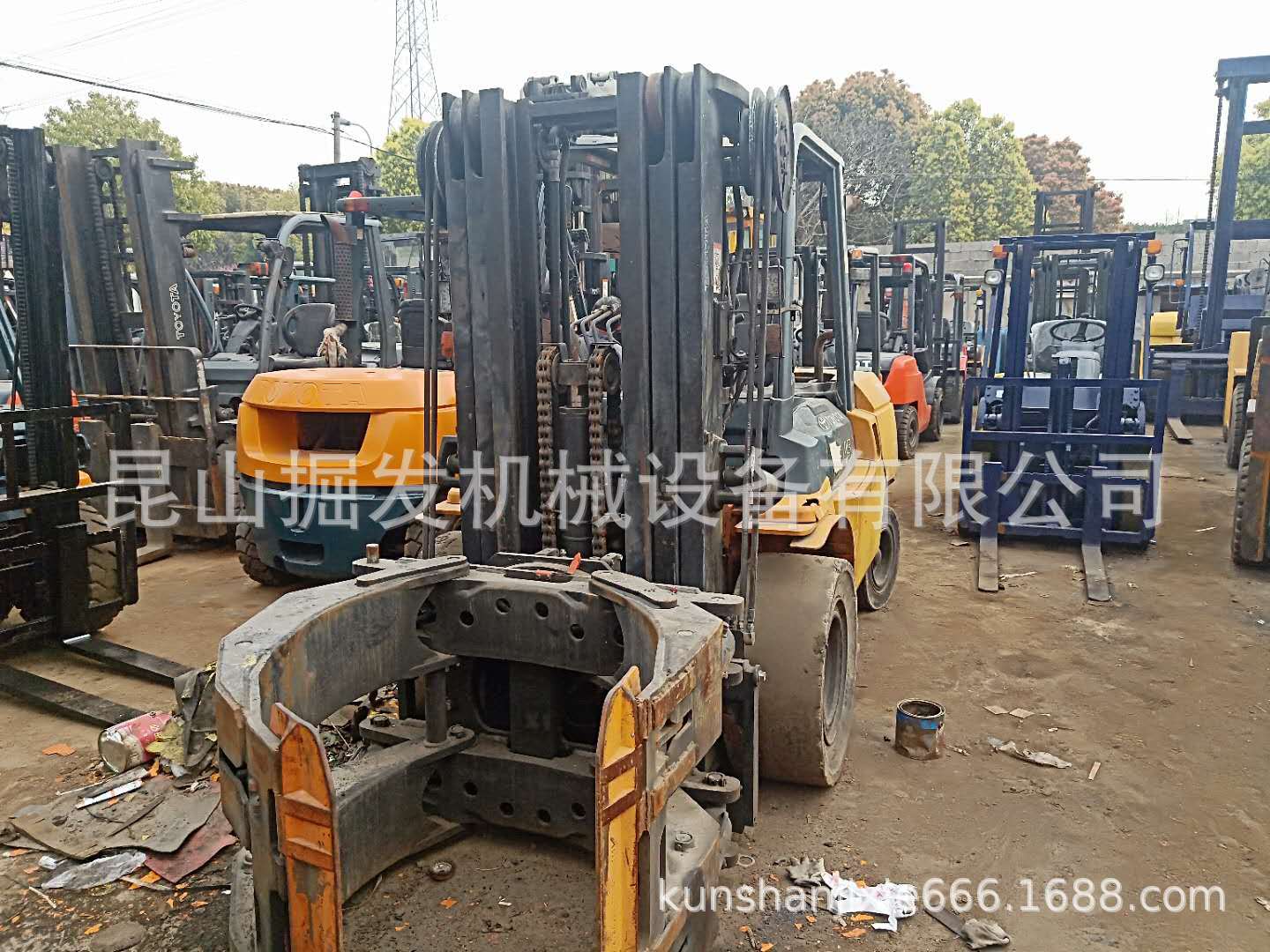 二手丰田2.5吨柴油叉车带夹包夹，升高4米4.5米 3节门架