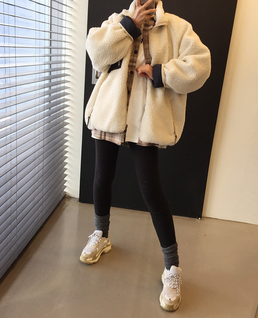 Women's Lamb Wool Coat With Pocket Detail And Stand Collar_voghion.com