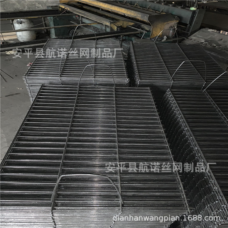 source factory customized Steel bar net Steel bar mesh Architectural pedal net External steel and bamboo fence
