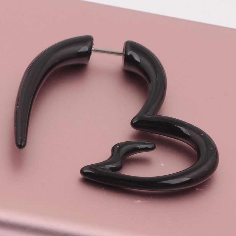 Labret piercing jewelry detail image